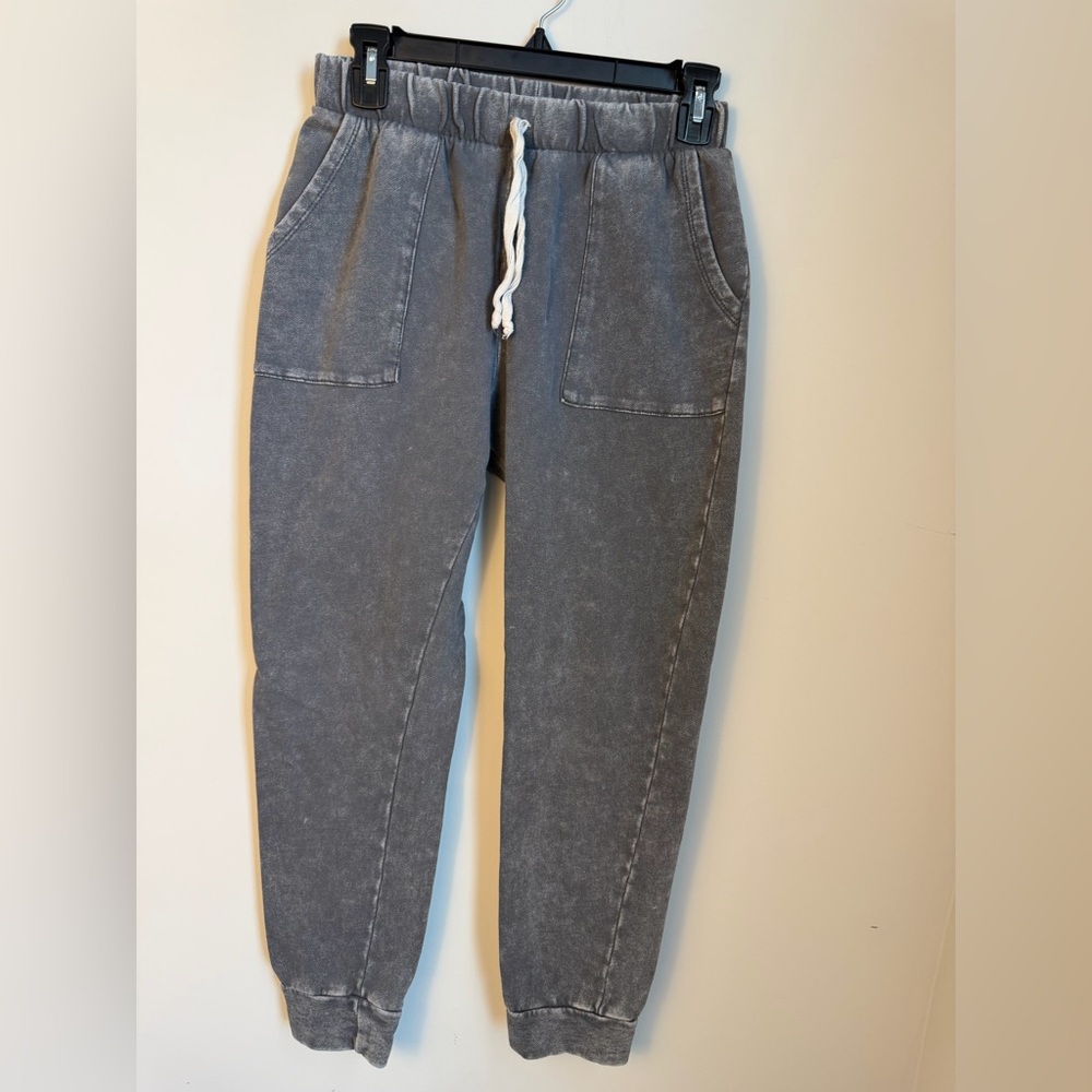 Caution to the Wind Joggers Women’s Size Small Gray Drawstring Sweatpants - Picture 2 of 10